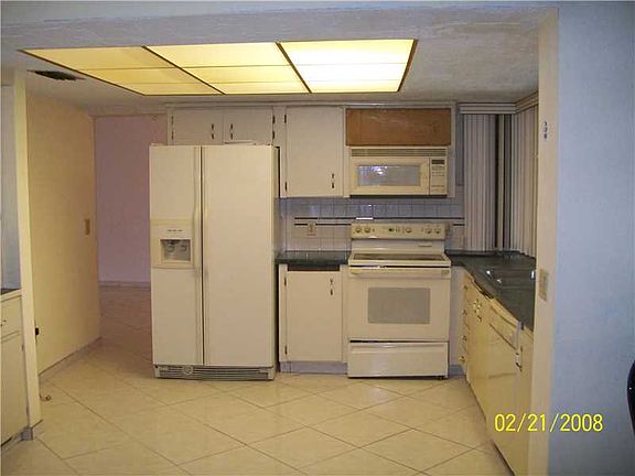 4th image of 8746 S Bermuda Dr