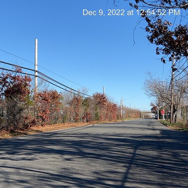 Exterior Neighborhood (street photo)