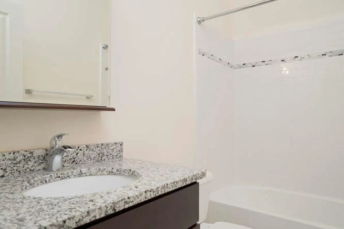 1 bed, 600 sqft, $1,300 — Photo 4