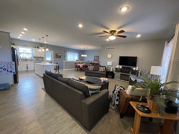 2nd image of 2808 Breezewood Dr