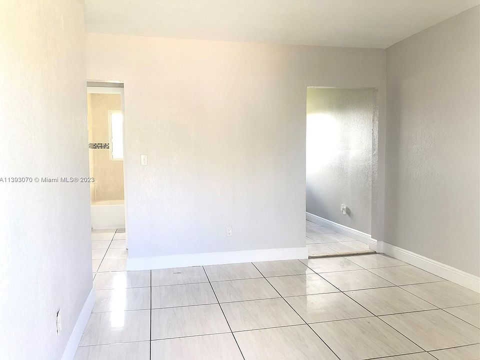 1st image of 1940 Washington Ave #16