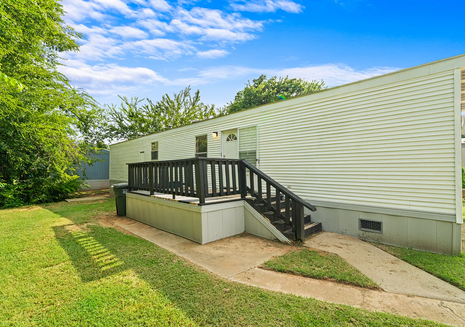 3 bed, 875 sqft, $1,000 — Photo 2
