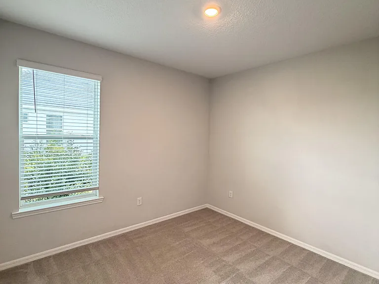 1352 Arklow Cir — Photo 23