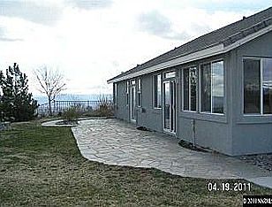 Stone paver patio with 180 degrees mountain views- no neighb