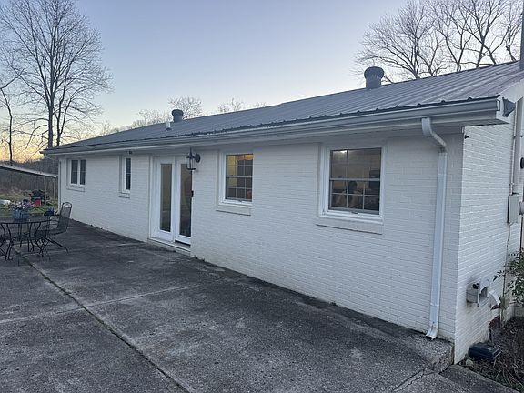 5th image of 1120 Bull Run Rd