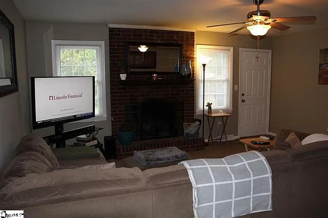 16 Ellesmere Dr — Photo 6