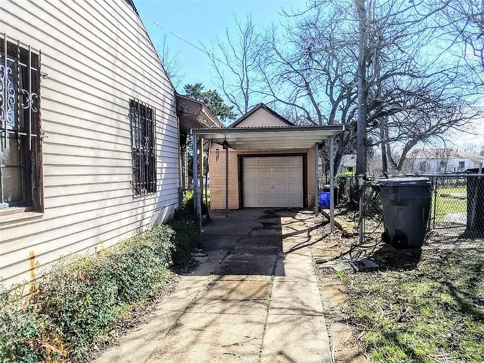 2nd image of 2306 Village Way