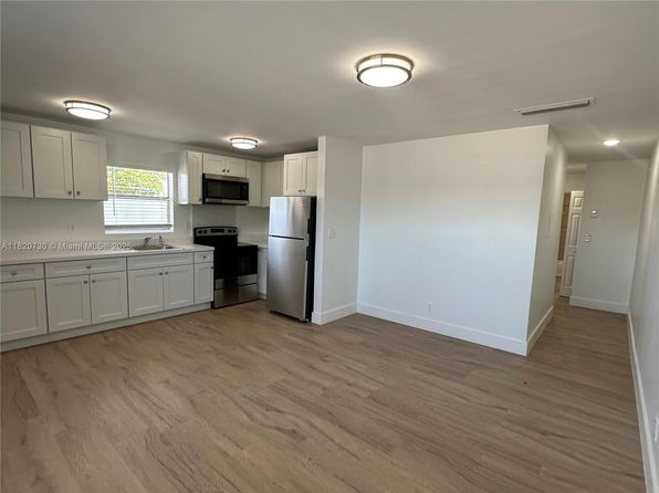 5841 SW 36th Ct APT 201