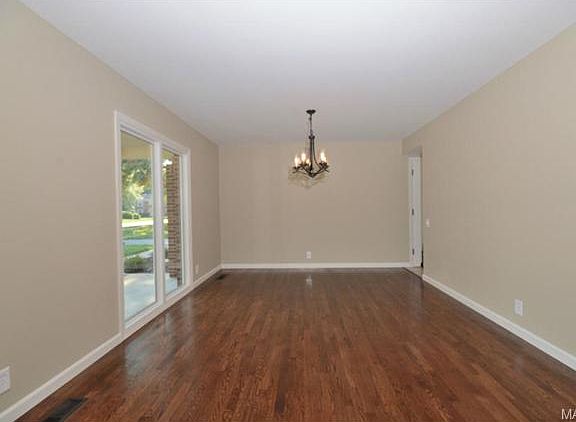 3rd image of 293 Heather Crest Dr