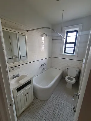 Rented by Cheskel Meisels, LREB | media 5