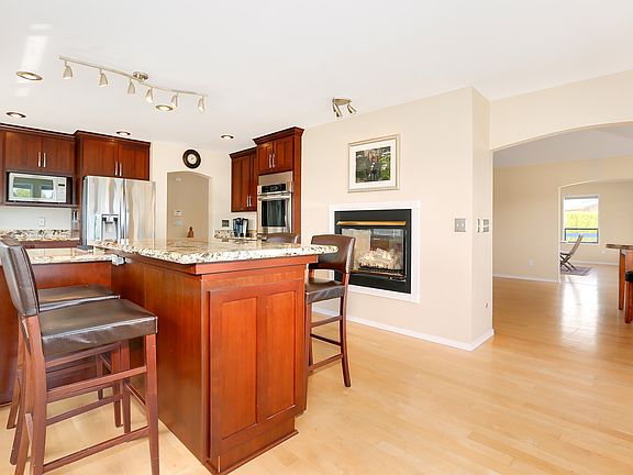 5th image of 4706 N Island Dr E