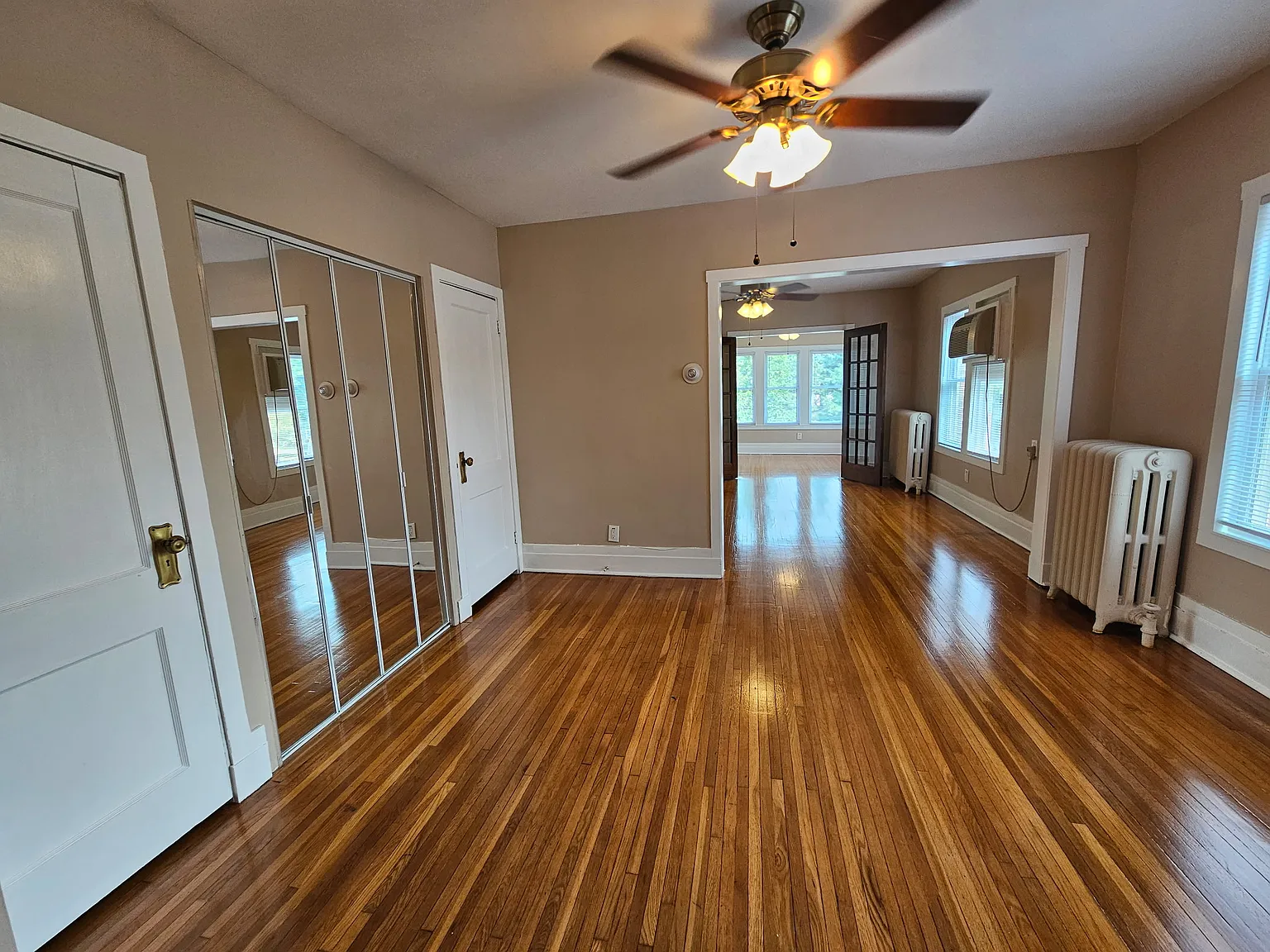 1 bed, 750 sqft, $1,300 — Photo 4