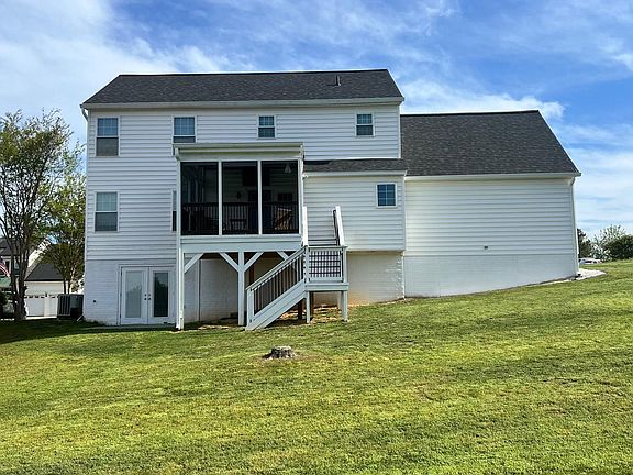 3rd image of 41923 Sara Ann Ct