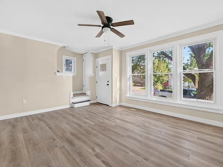 4323 Bingham Ave — Photo 7