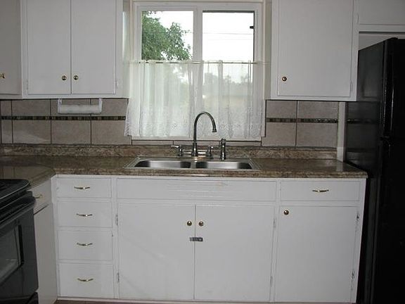 4th image of 613 W Plains Ave