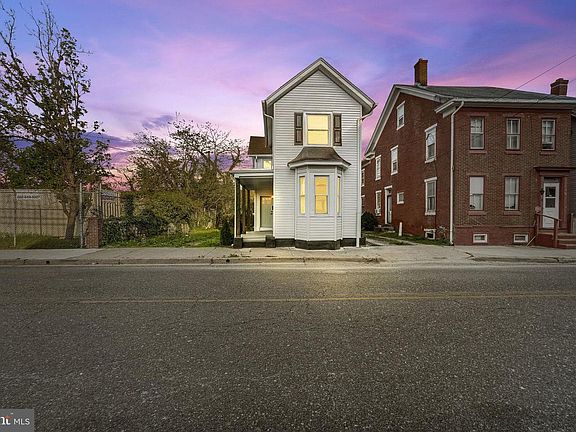 3rd image of 4 Walnut St