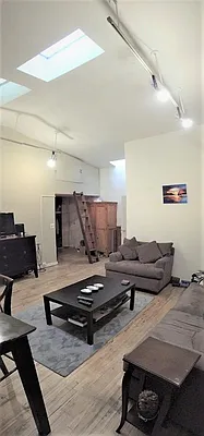 Rented by Bank Neary | media 11