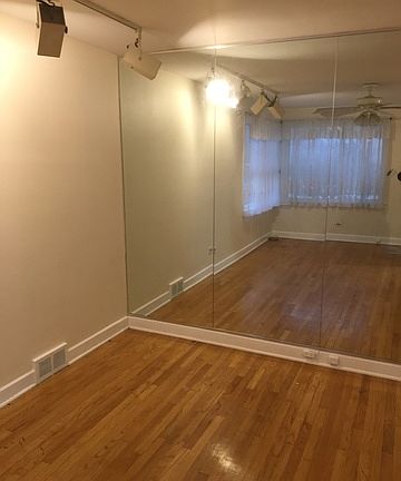 4th image of 6071 N Kedzie Ave