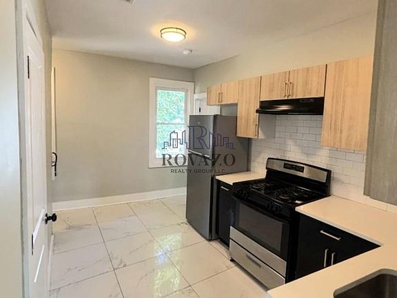2nd image of 154 Sanford St #2A