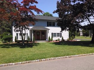 9 Sylvan Rd, Fairfield, NJ 07004