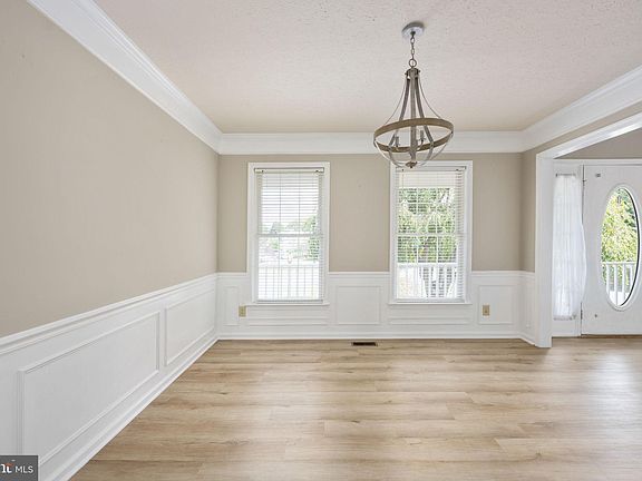 5th image of 11620 Duchess Dr