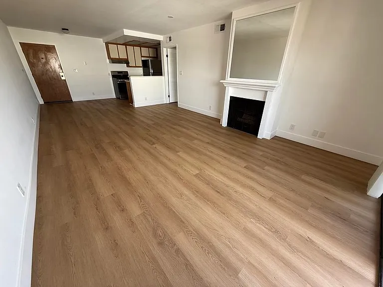 1321 N Vista St #302 — Photo 6
