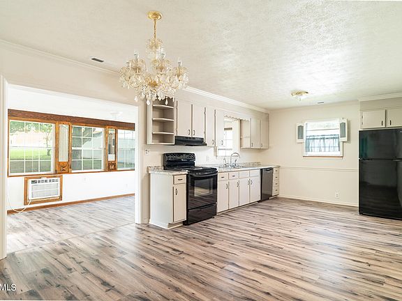 2nd image of 325 Howard Dr