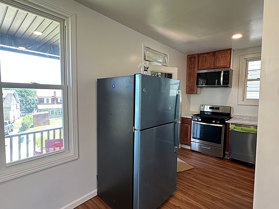5th image of 1469 Franklin St
