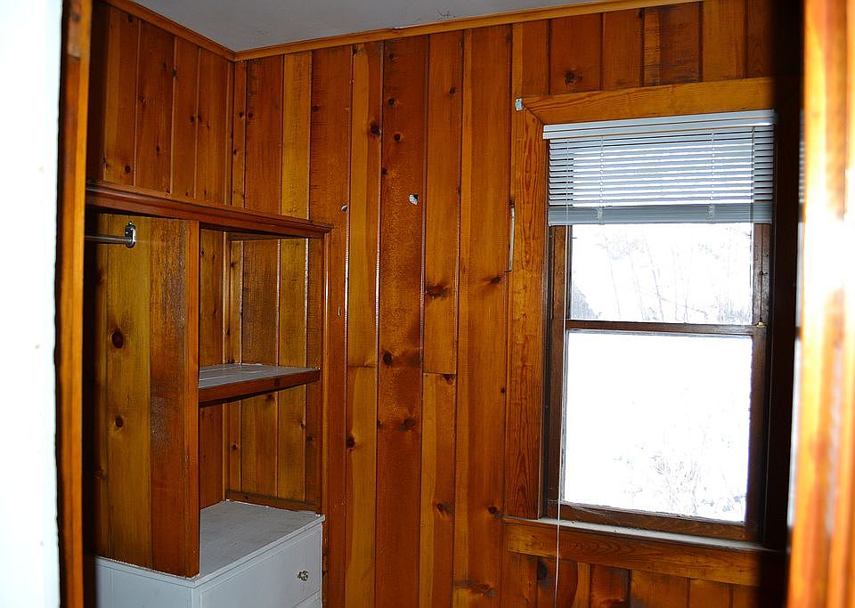 2nd image of 550 High St