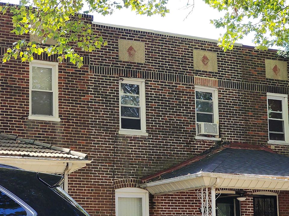 2nd image of 860 Kenmore Rd