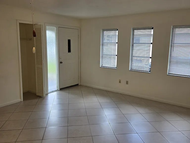 1210-1222 SE 8th St #1222-2 — Photo 1