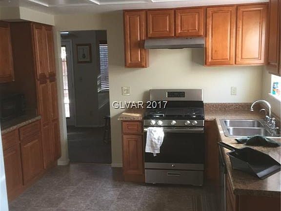 2nd image of 1550 S Sloan Ln