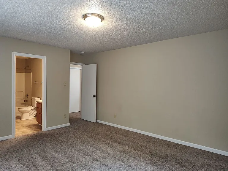 2038 Dunsmore Ln — Photo 14