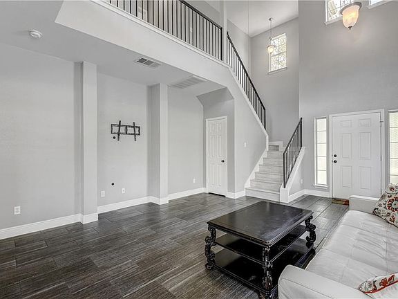 3rd image of 10505 Marfa Dr #282