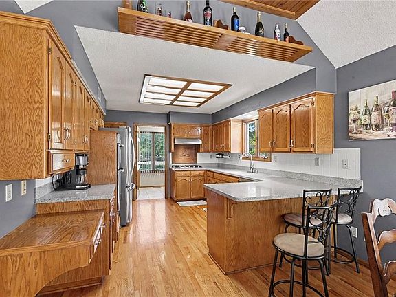3rd image of 4401 SW 12th St