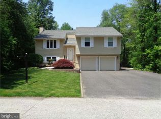 19 Halifax Ct, Marlton, NJ 08053