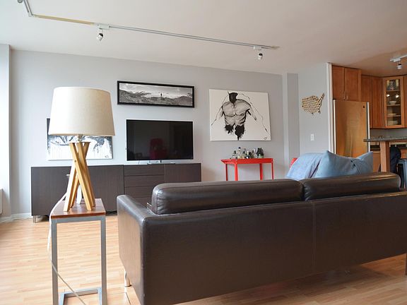 3rd image of 2800 N Lake Shore Dr APT 1615