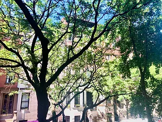 Rented by R New York