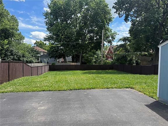 5th image of 110 Marson Dr