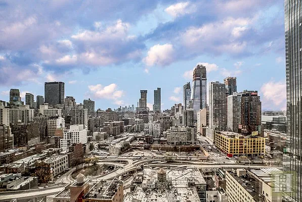 Rented by Halstead Real Estate | media 65