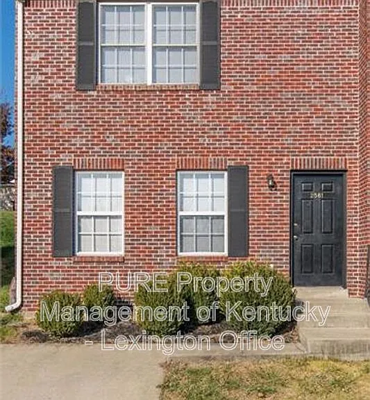 2561 Mackenzie Ln — Photo 1