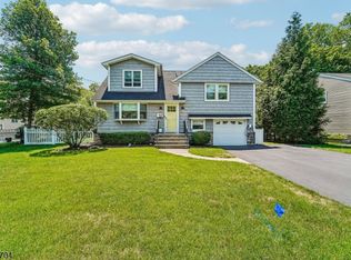 252 Canterbury Pl, Ridgewood Village, NJ 07450
