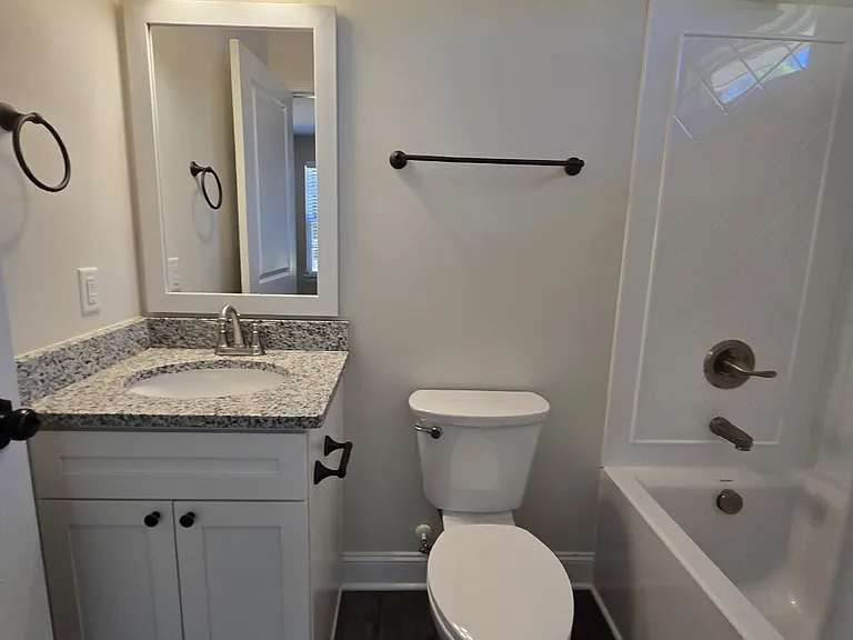 402 Giles St #B — Photo 73