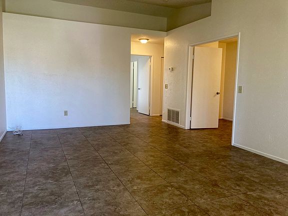 4th image of 41680 Maroon Town Dr Unit B