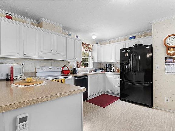 4th image of 2760 County Road 506 #76