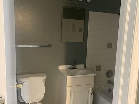 4th image of 757 Belmont Blvd APT 301