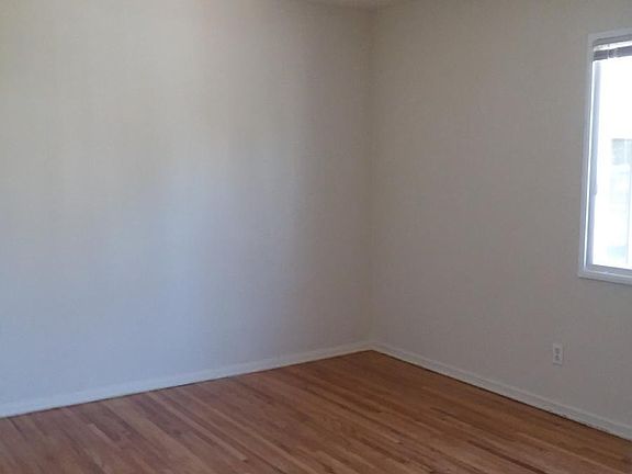2nd image of 1308 Avenida Cesar Chavez