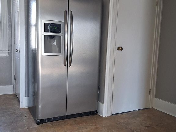 4th image of 1110 High St