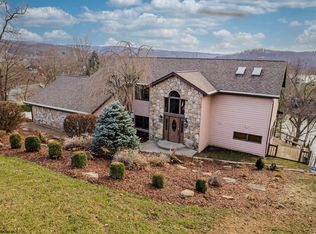 3013 Greystone Dr, Morgantown, WV 26508