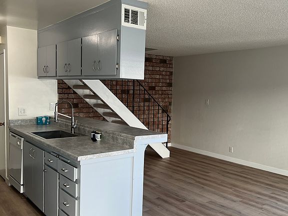 4th image of 1342 Shawn Dr Unit 2